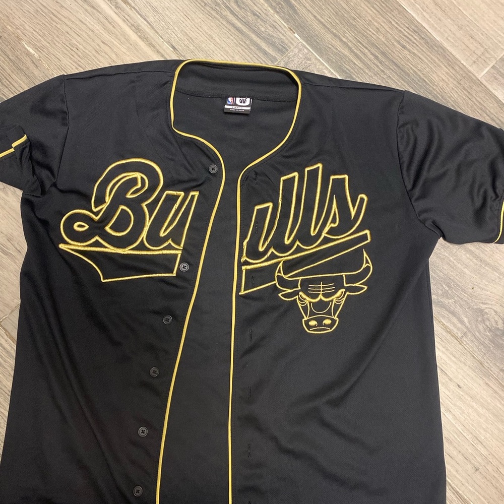 Very Rare Chicago Bulls Baseball Jersey Black and Gold color way size : L #66